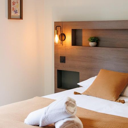 Appart'Hotel Le Corot - Acces Autonome - Saint-Junien Centre Екстериор снимка