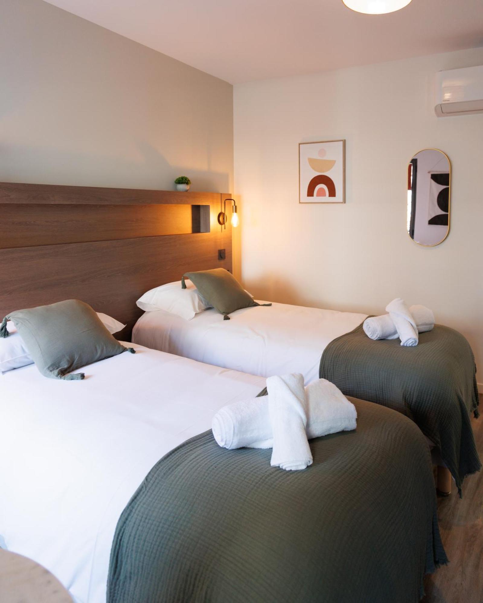 Appart'Hotel Le Corot - Acces Autonome - Saint-Junien Centre Екстериор снимка