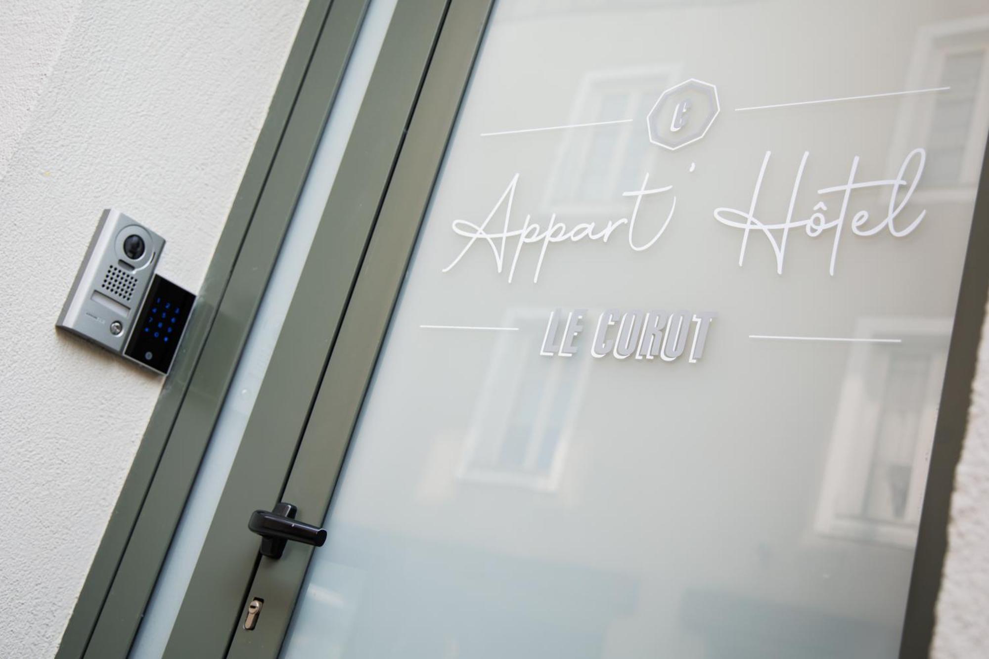 Appart'Hotel Le Corot - Acces Autonome - Saint-Junien Centre Екстериор снимка