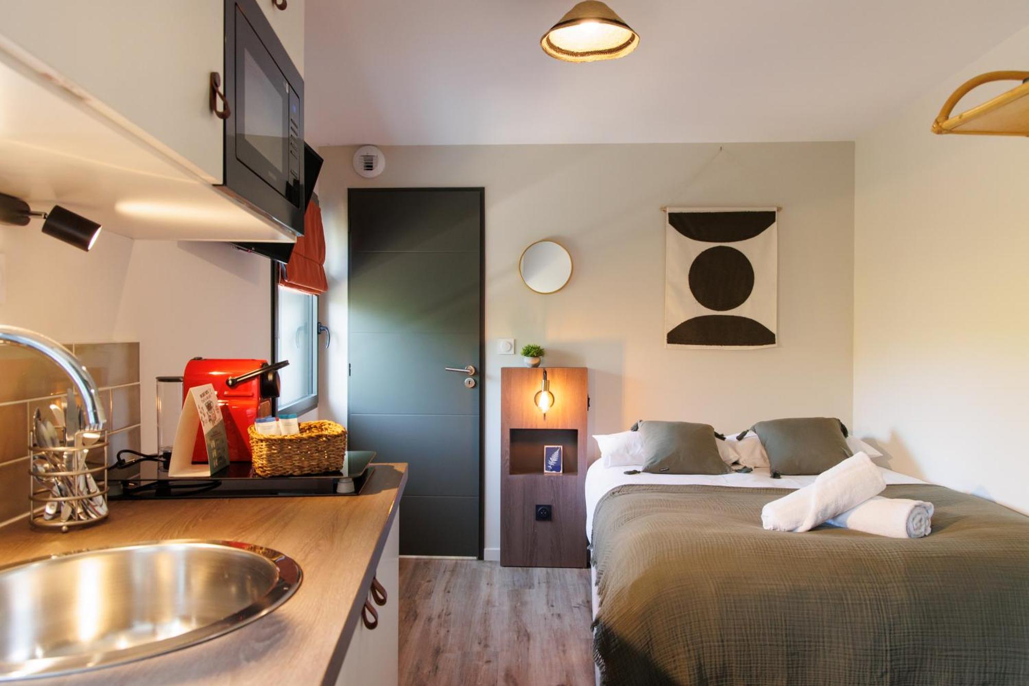 Appart'Hotel Le Corot - Acces Autonome - Saint-Junien Centre Екстериор снимка
