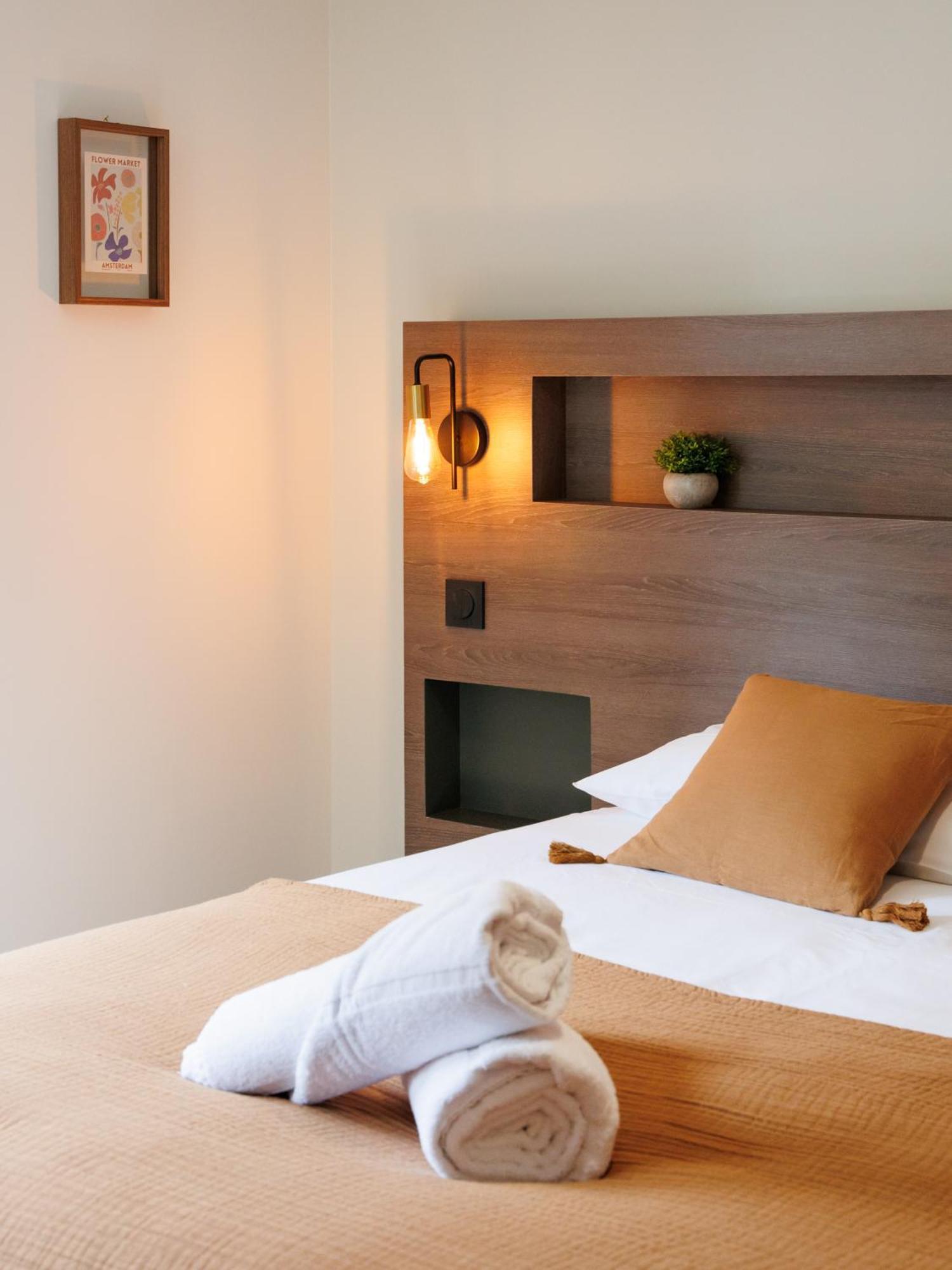 Appart'Hotel Le Corot - Acces Autonome - Saint-Junien Centre Екстериор снимка