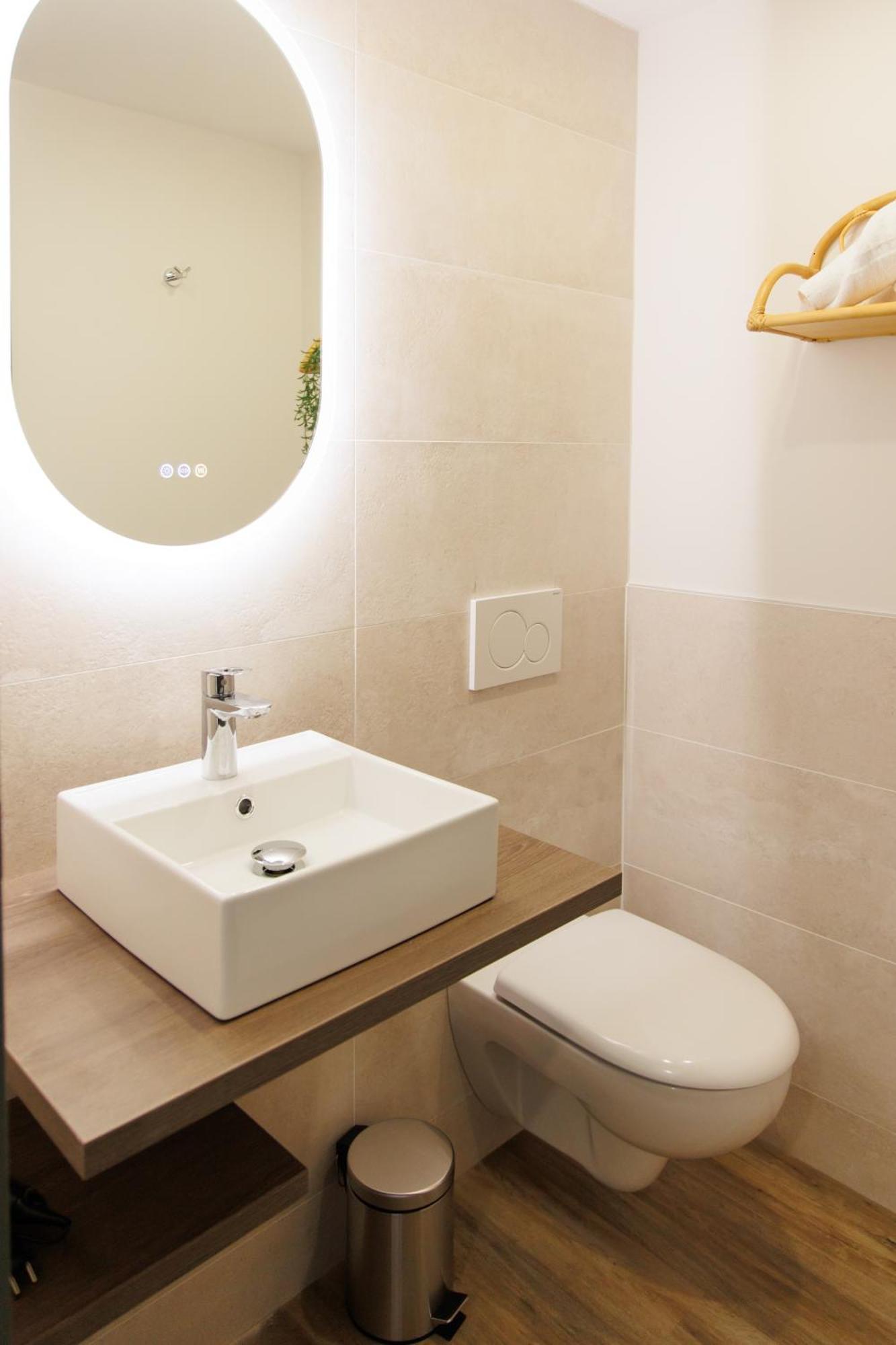 Appart'Hotel Le Corot - Acces Autonome - Saint-Junien Centre Екстериор снимка