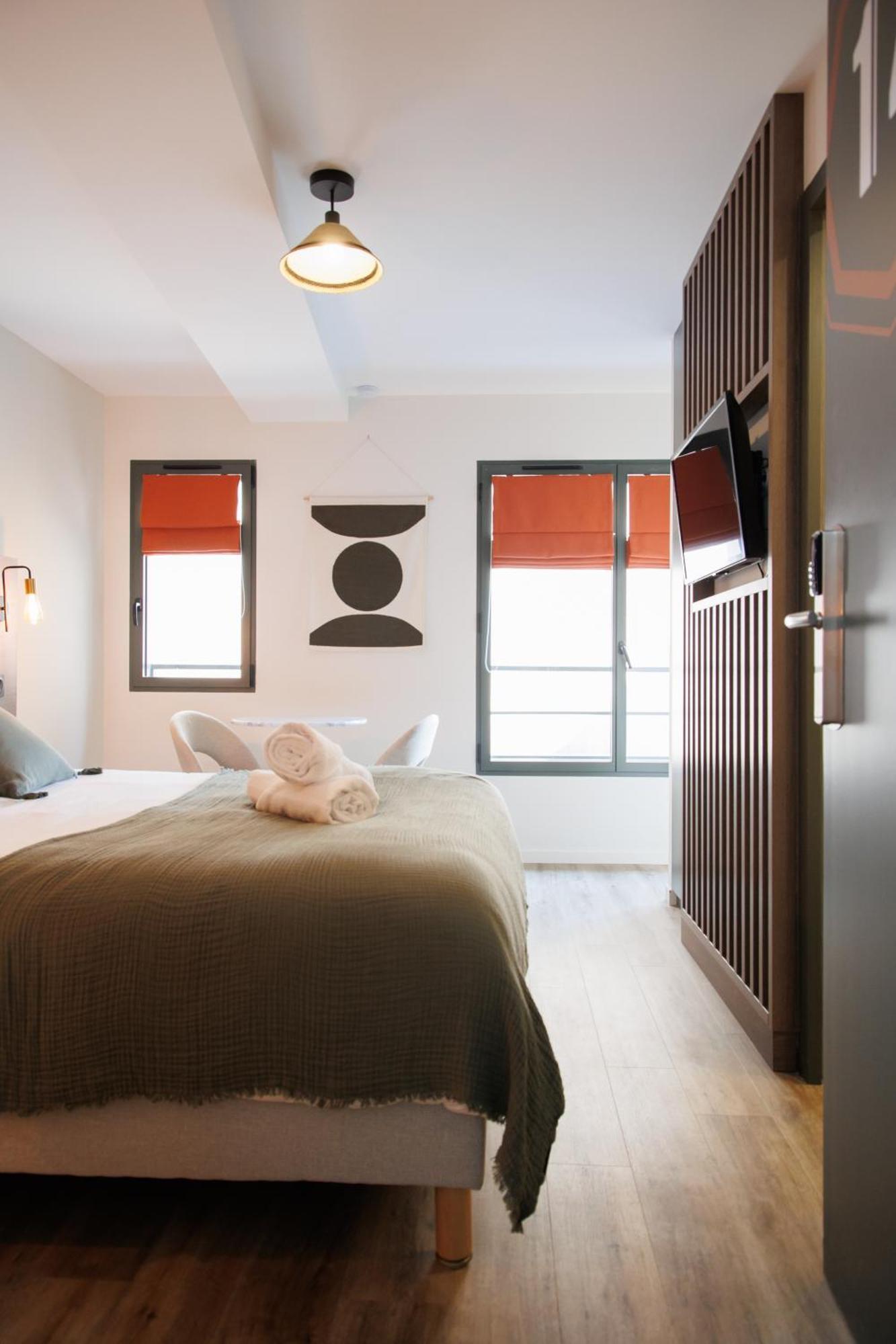 Appart'Hotel Le Corot - Acces Autonome - Saint-Junien Centre Екстериор снимка