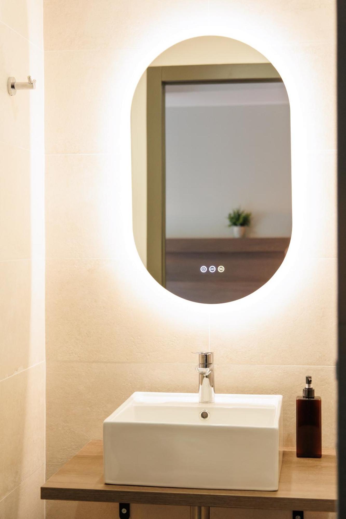 Appart'Hotel Le Corot - Acces Autonome - Saint-Junien Centre Екстериор снимка